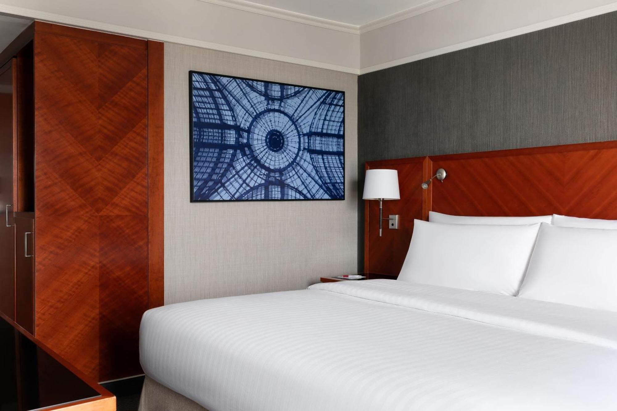 Marriott Rive Gauche & Conference Center 4*