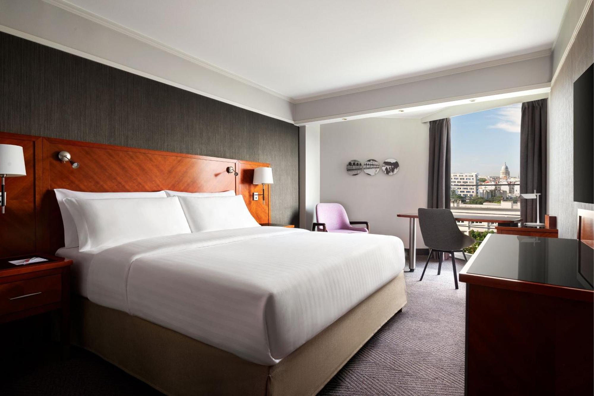 Marriott Rive Gauche & Conference Center 4* Paris