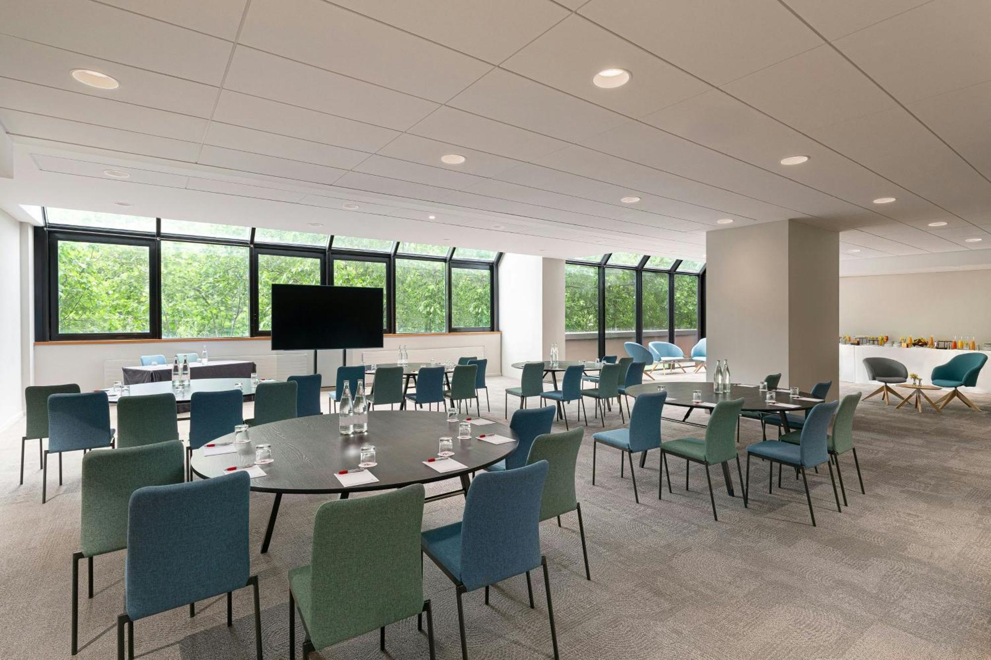 Marriott Rive Gauche & Conference Center Hotel 4*