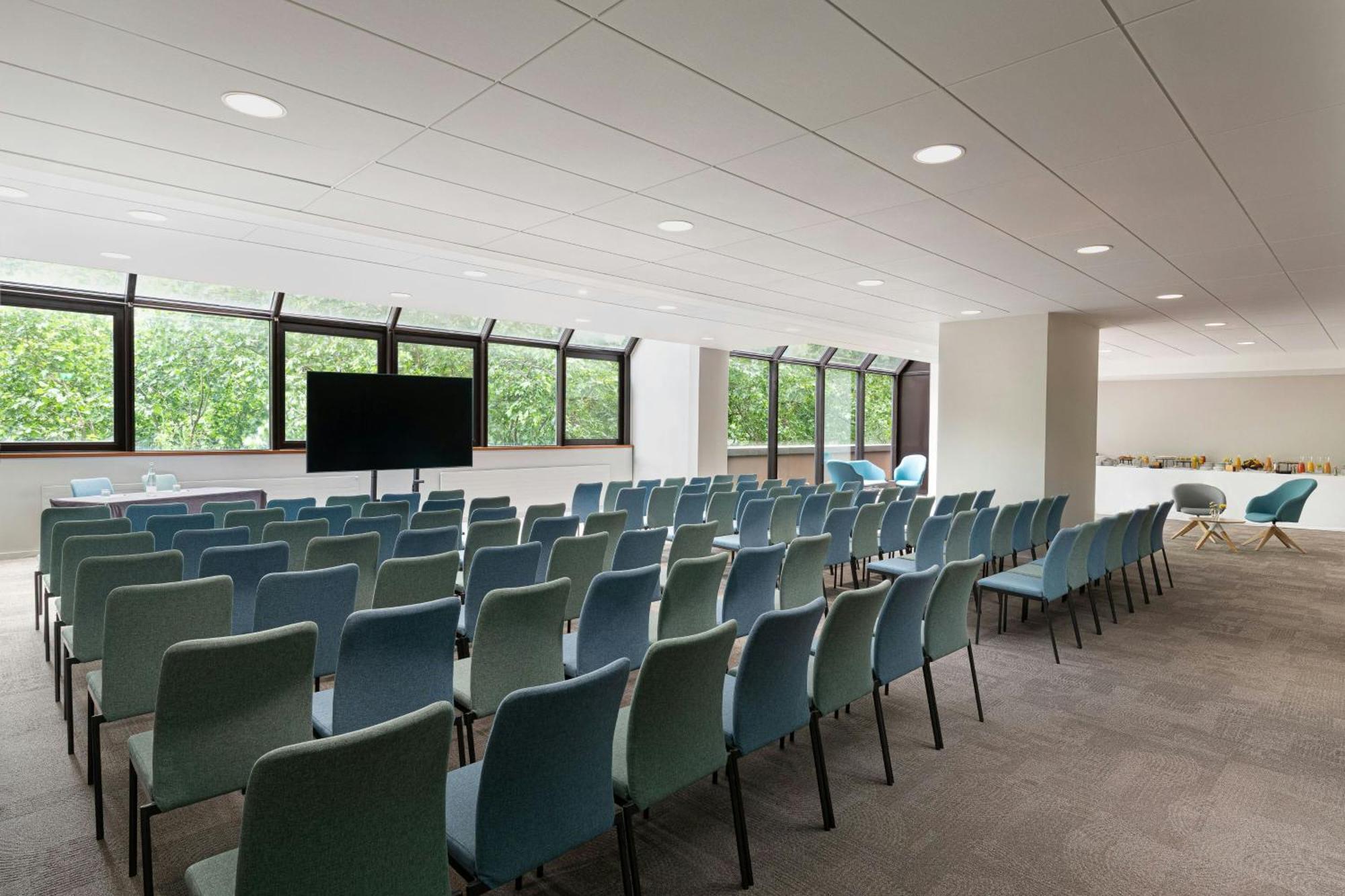 Marriott Rive Gauche & Conference Center Hotel 4*