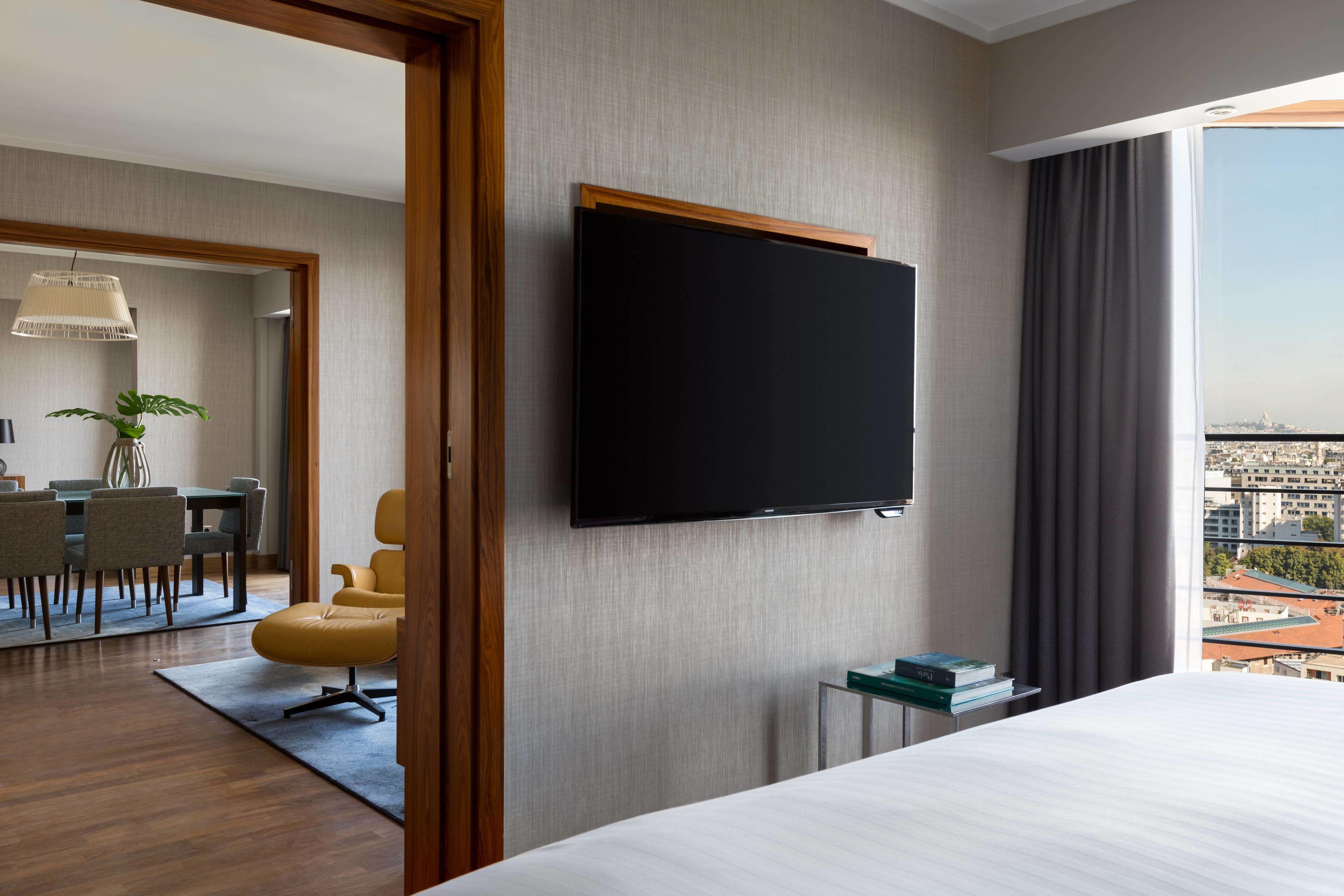 Hotel Marriott Rive Gauche & Conference Center 4*
