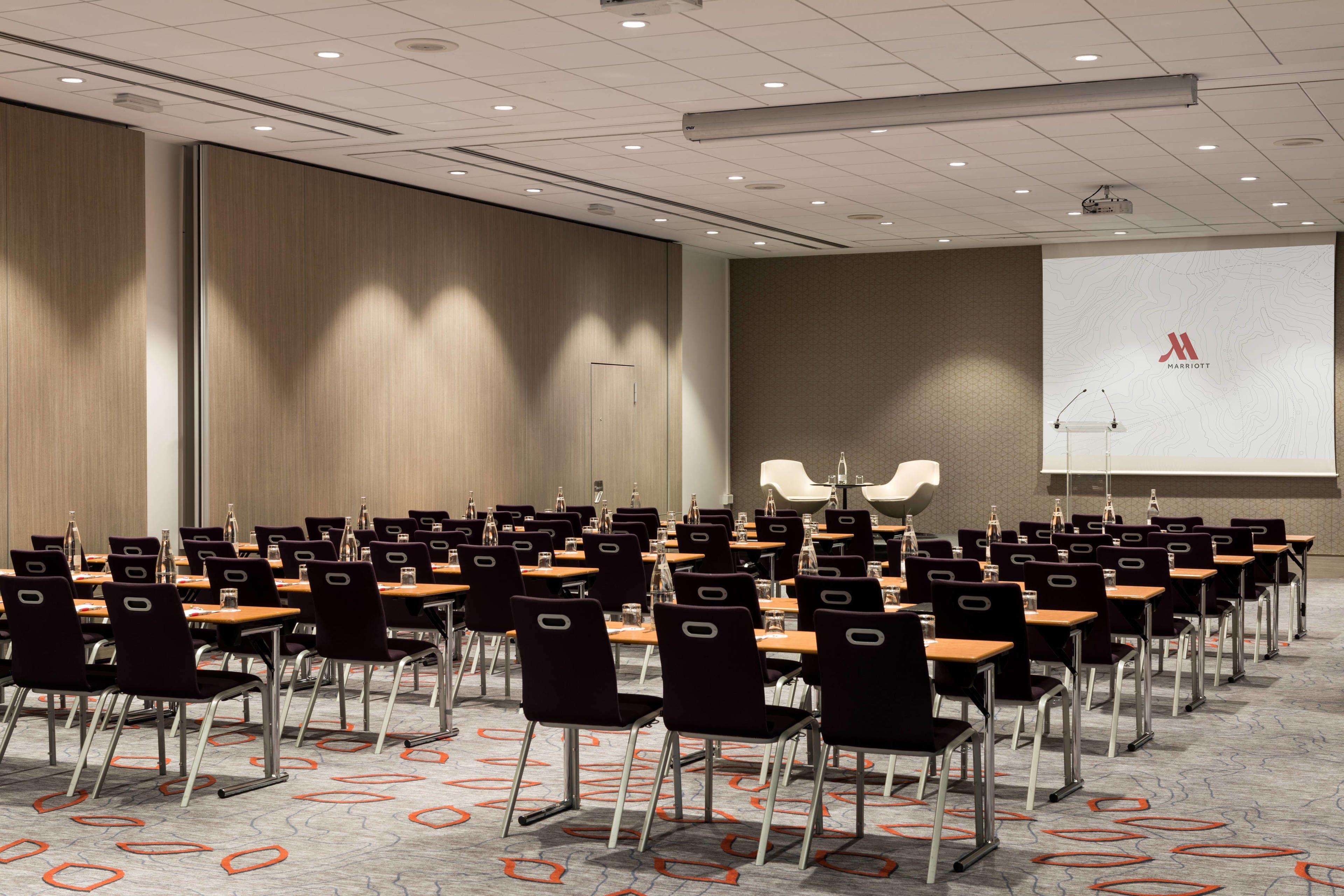 Marriott Rive Gauche & Conference Center 4*