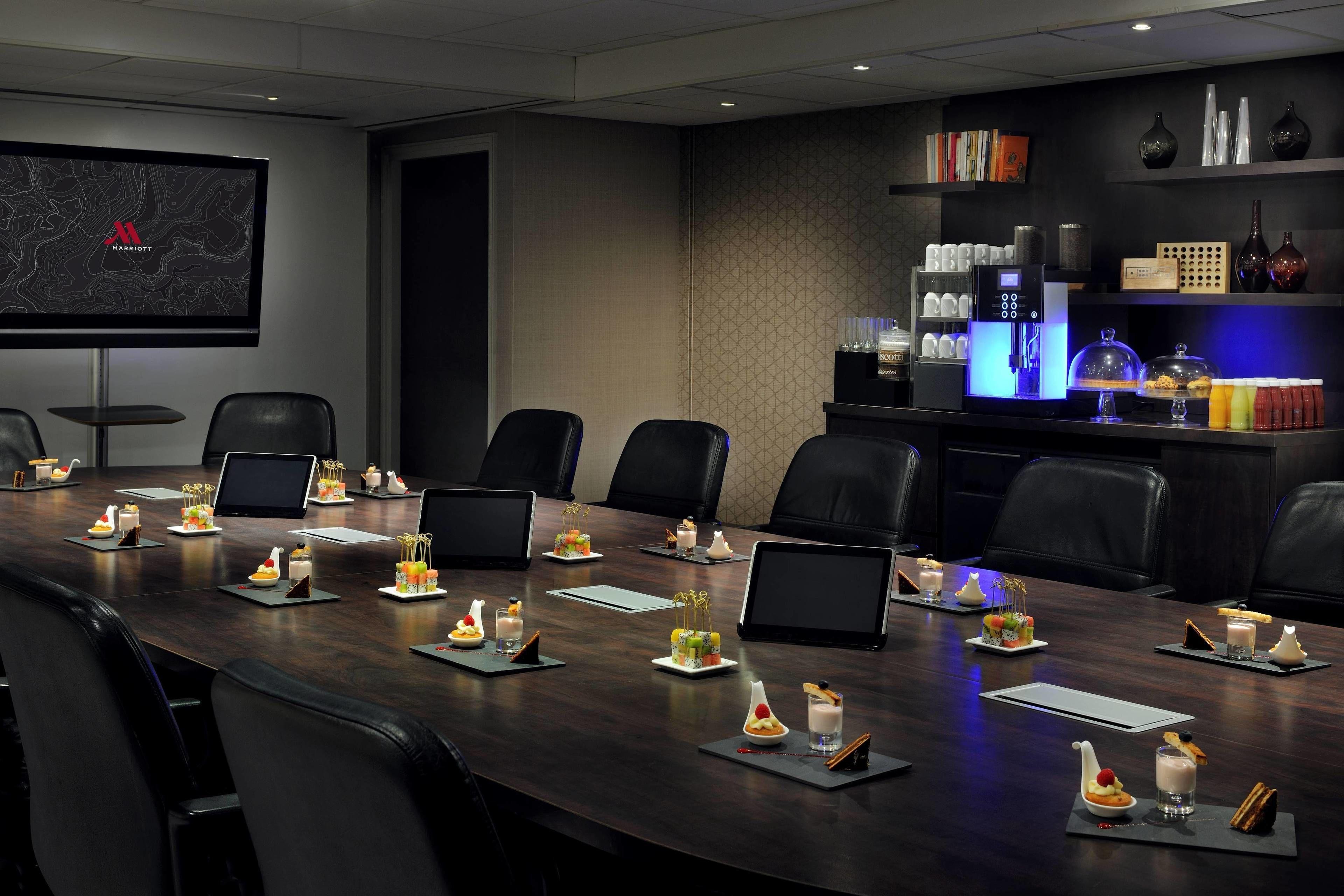 Marriott Rive Gauche & Conference Center 4*