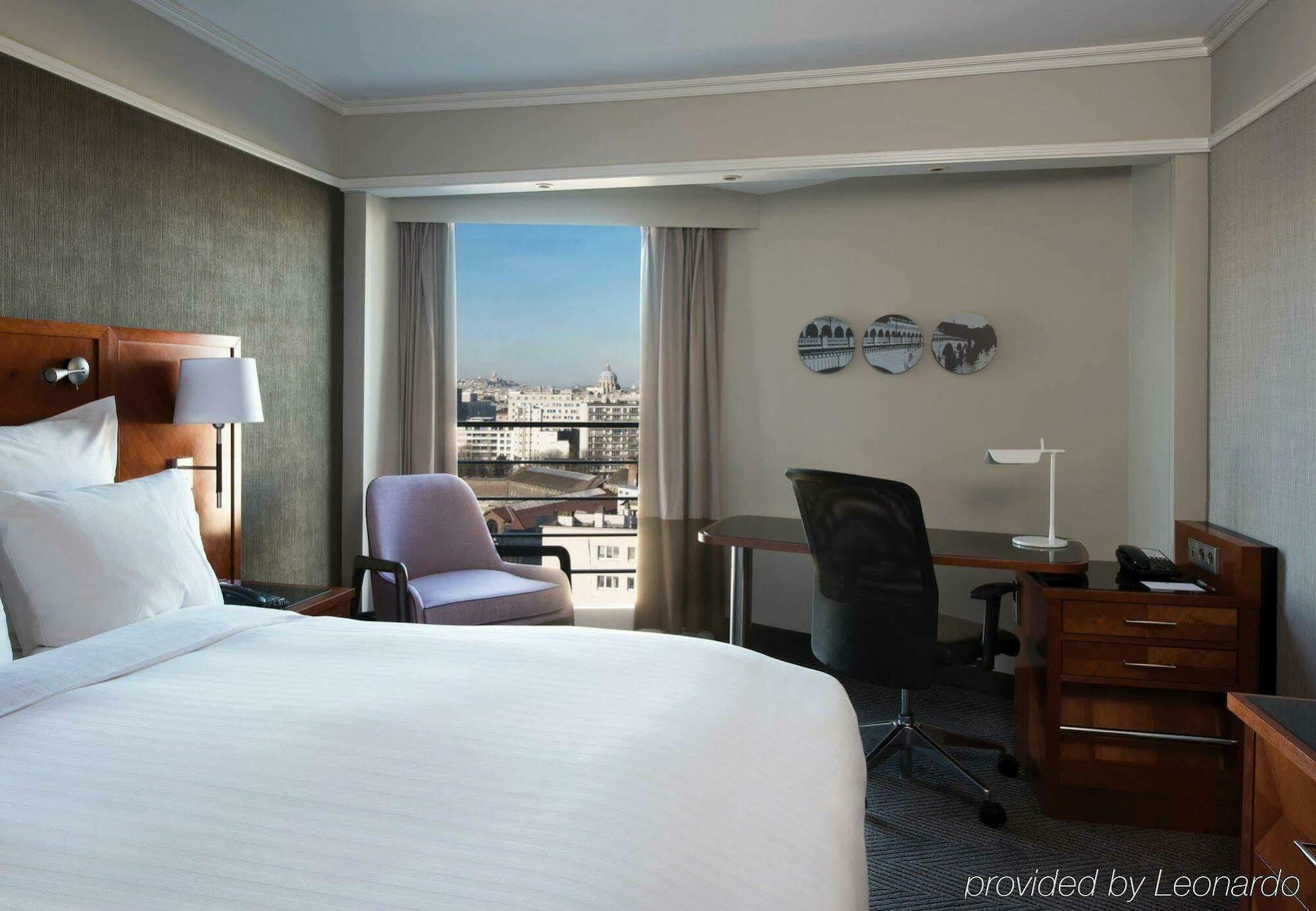 Hotel Marriott Rive Gauche & Conference Center 4*