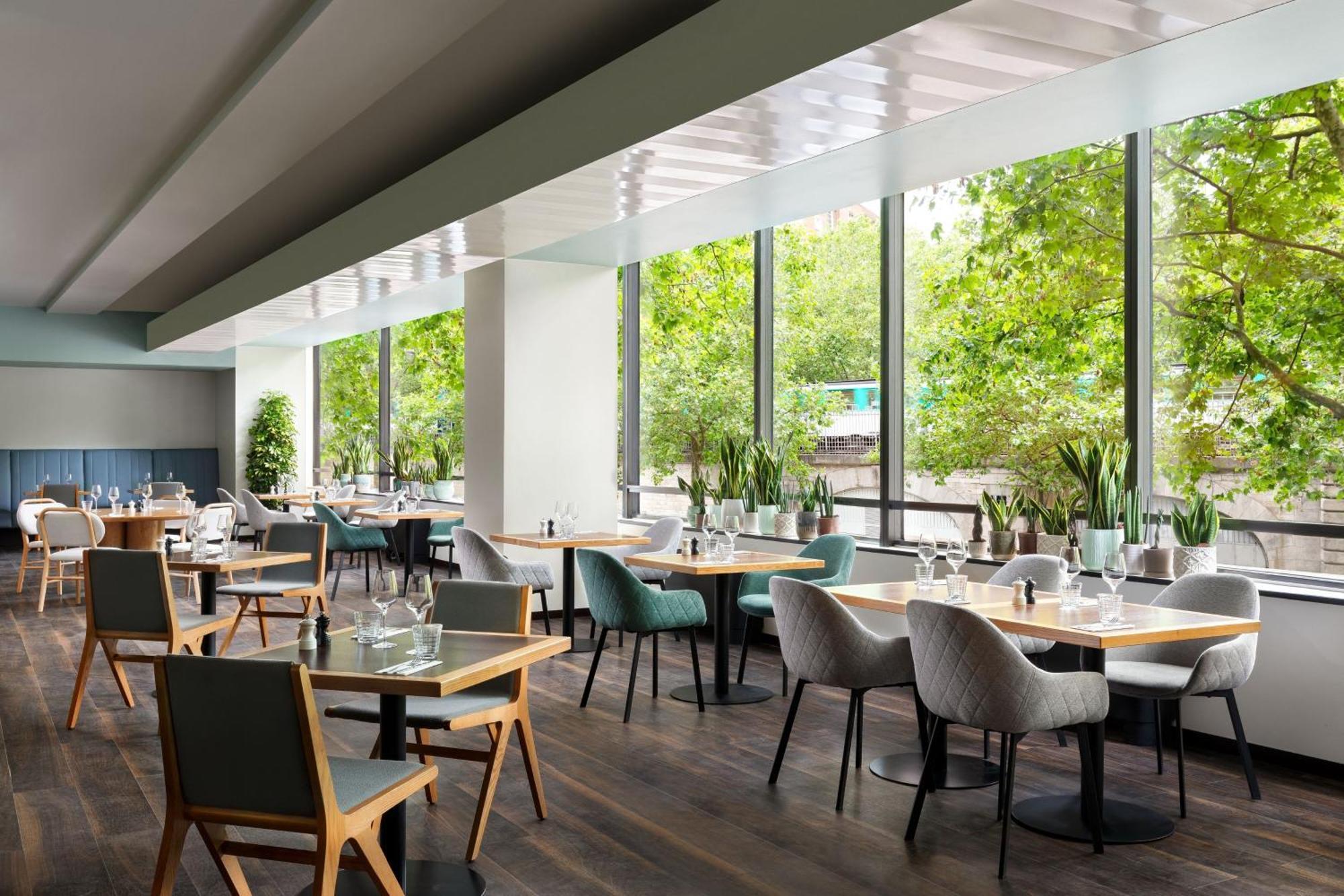 Marriott Rive Gauche & Conference Center 4* Parigi
